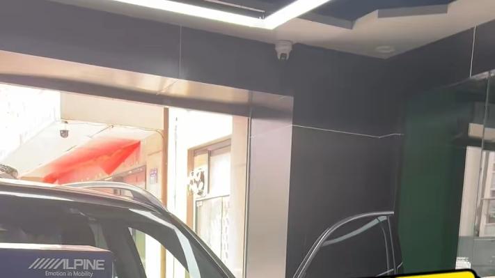 重庆圣听：奔驰GLS 无损升级DSP功放+备胎低音炮激活原车柏林之声