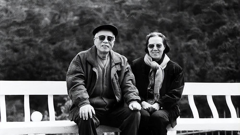 任仲夷晚年时说：现在腐败得不到遏制，根本原因是权力得不到制约