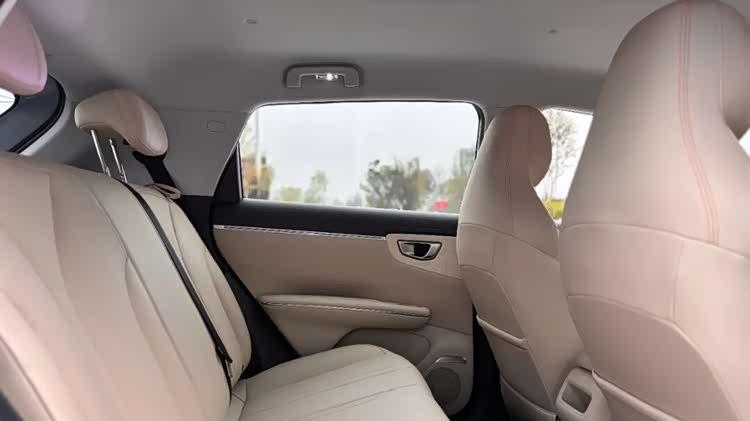 当下年轻人，到底需要一台什么样的纯电车？