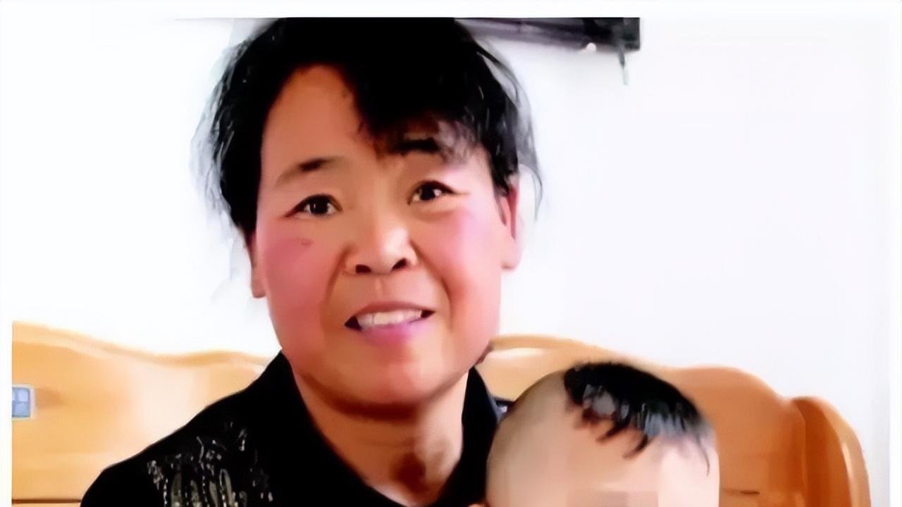 男子入狱15年无一人探视，以为家破人亡，出狱回家后泪流满面