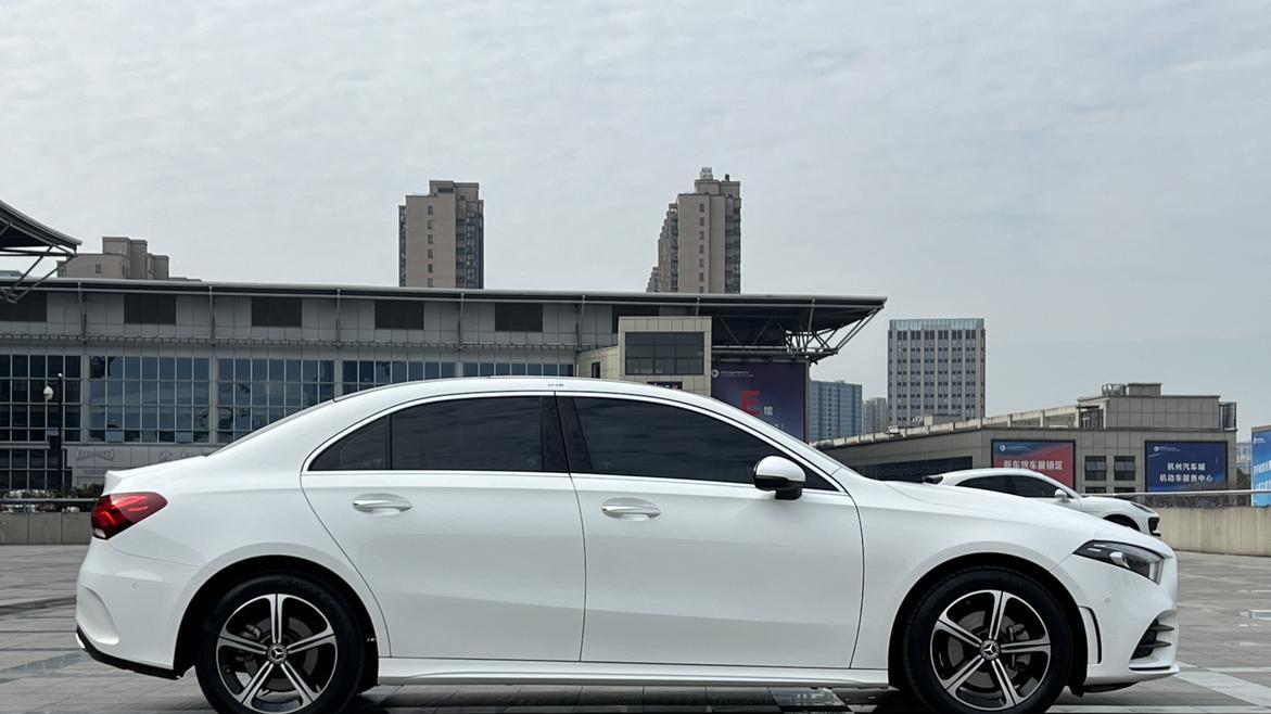 16万即可拥有，2022款奔驰A级轿车，1.6万公里准新车等你来！