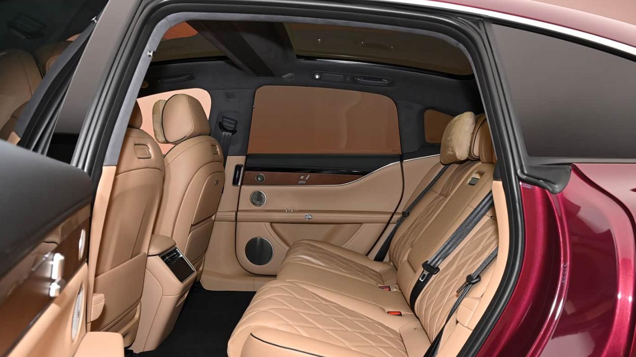 换装新车标，车身加宽到2005mm，新享界S9订单破20000台了