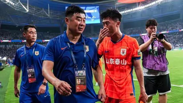 3比1海港！山东泰山喜迎3大利好，韩鹏功不可没，恭喜瓦科刘洋