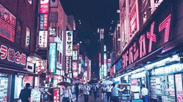 中日抢人大战！日本不欢迎外来移民，为何却每年大量接纳中国人？