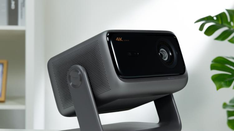 2026年7000-8000元客厅投影仪选购，热门机型深度测评