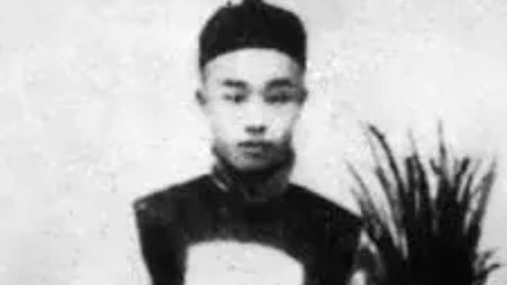 弘一出家后：发妻48岁病逝，二妻归隐，侄孙夭折后披弘一僧袍下葬