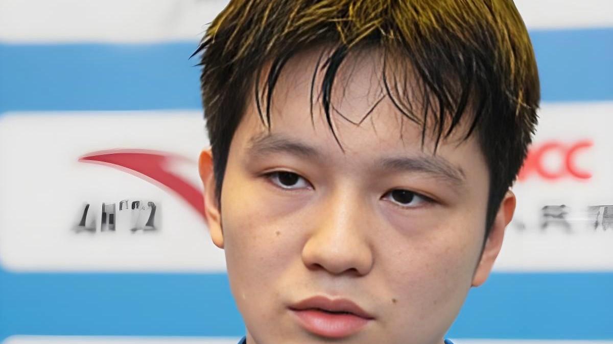 王楚钦2-4不敌樊振东无缘男单决赛！球迷：领军人物是打出来的