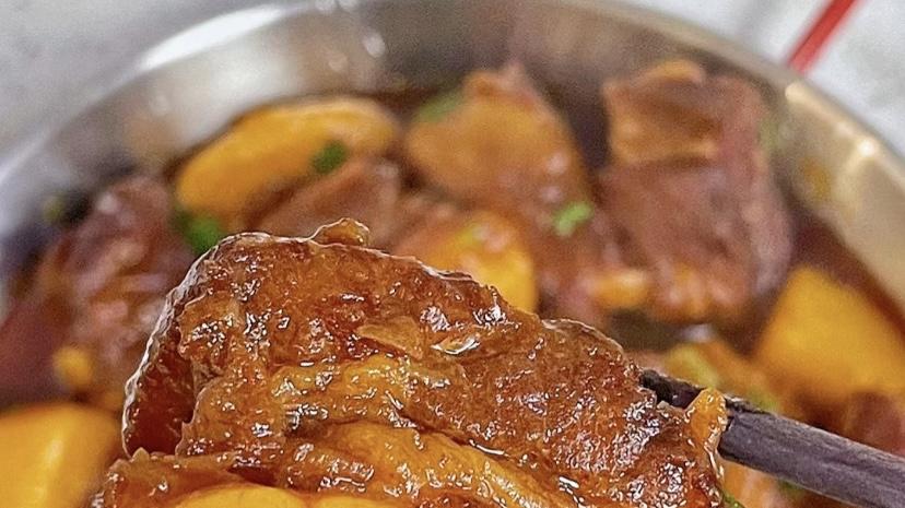 土豆烧排骨：一锅端平天下的家常美味