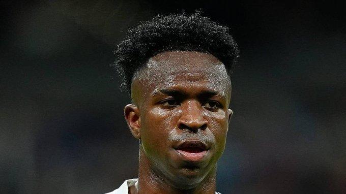 转会传闻及新闻：维尼修斯告知皇马他不会续约，曼联欲截胡利物浦