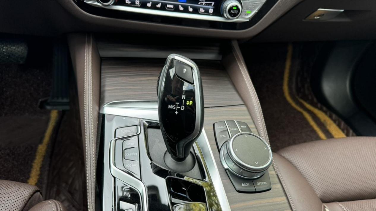 30万出头，宝马530Li尊享，7.47万公里，宜商宜家一手车