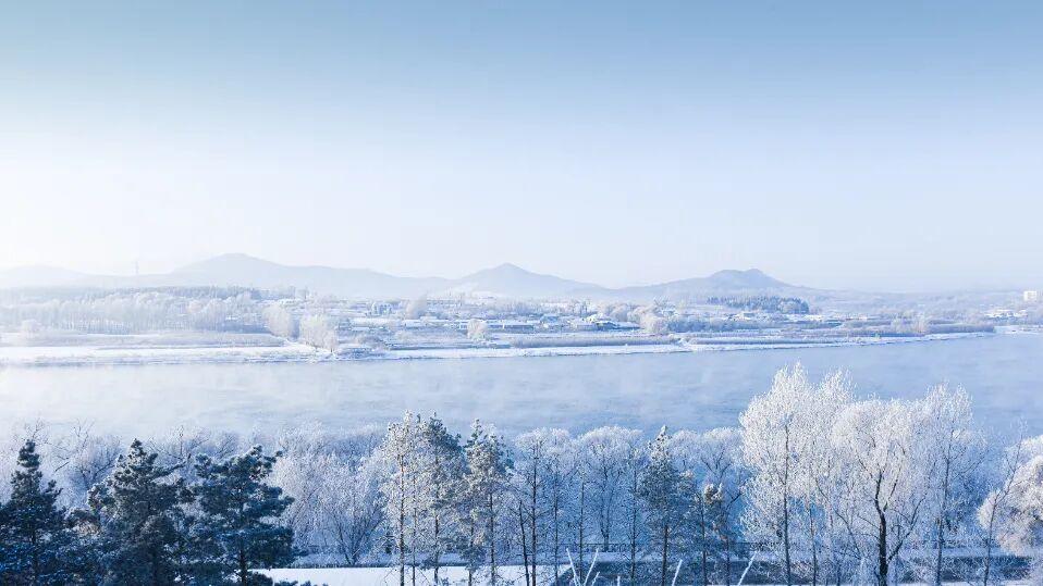 比北极村更“仙”，比雪乡更“奇”，东北冬天不能错过吉林的雾凇