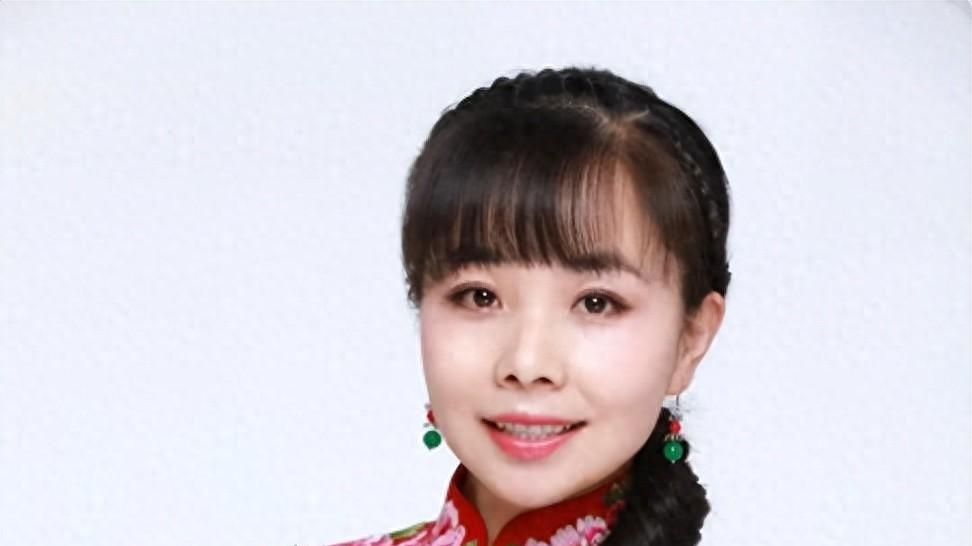 王二妮：放弃百万年薪下嫁陕西农村小伙，婆婆和丈夫将她宠成宝