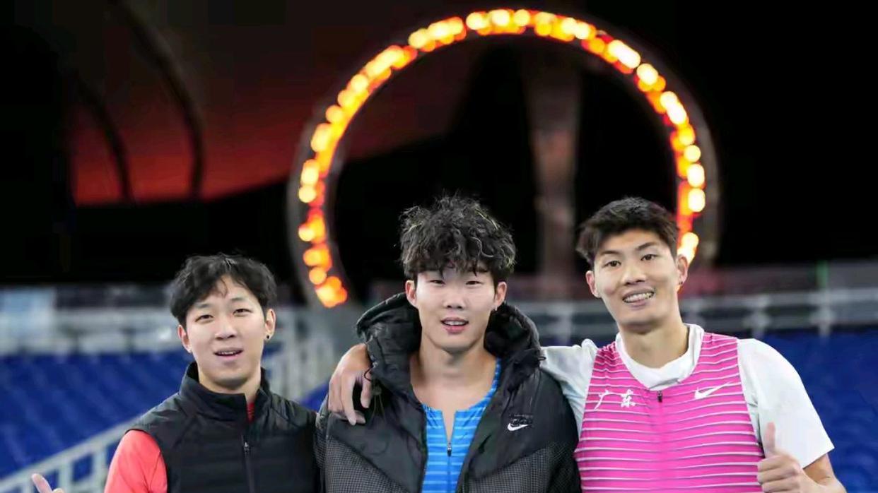 全运会田径男子撑竿跳高李晨洋以5.70米的成绩获得冠军