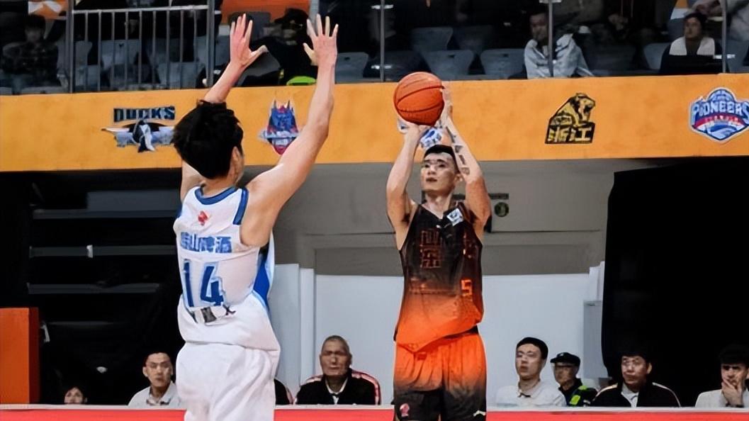 四战奠定核心！国产神射轰59分！打消质疑，陶汉林：他是冷面杀手