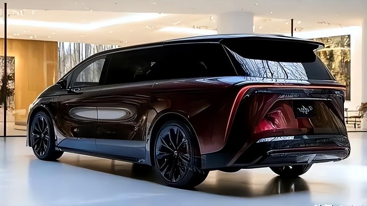 新丰田赛纳效果图曝光，设计优雅大气，搭载2.5L混动，动感十足