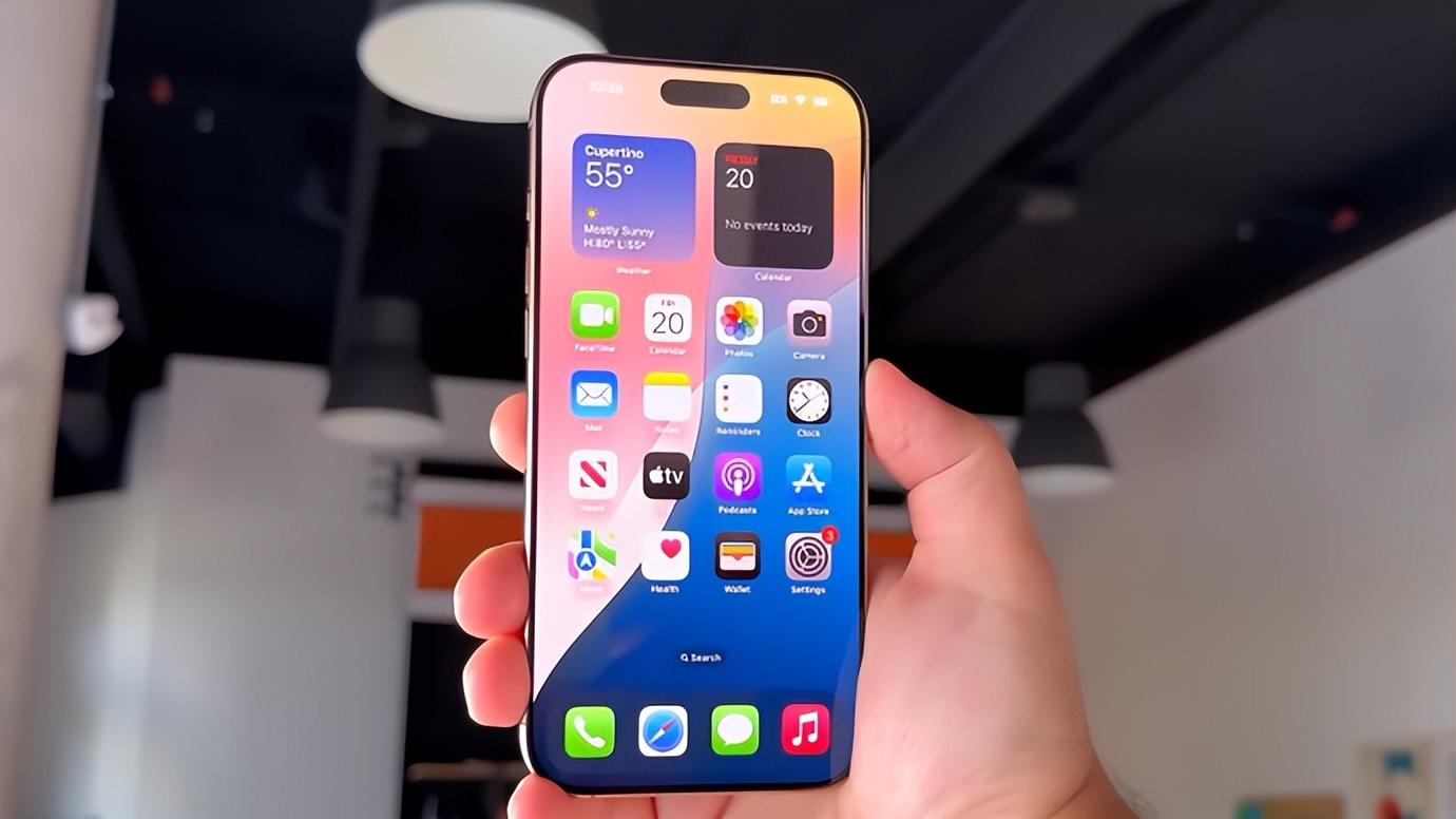iPhone旗舰突降2000元，A18Pro+钛金属+120Hz，接近人人买得起？