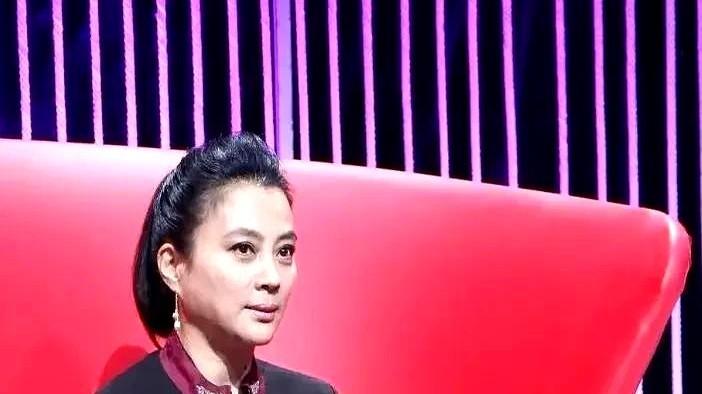 玉兔精的迟暮：时光的雕刻，人生的答卷？光鲜背后，你看到了什么？，这真的是你想要的吗？