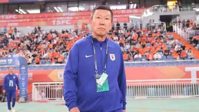 山东泰山三大中锋齐聚上海滩，主教练崔康熙离了高中锋是真玩不转