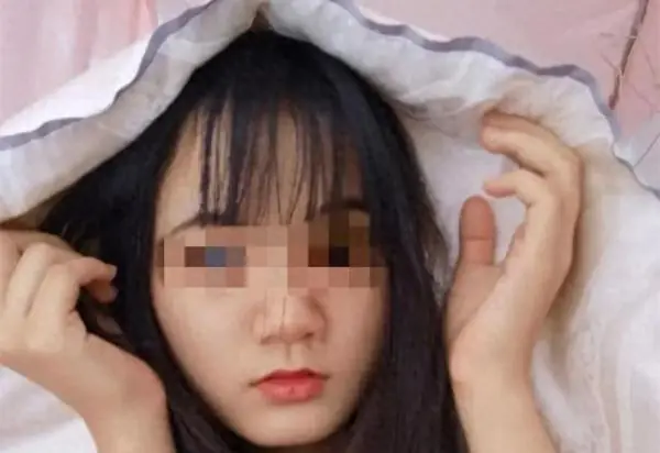 一年"薅"走800万？90后女孩的网贷狂欢，网友：这操作是开挂了吧？