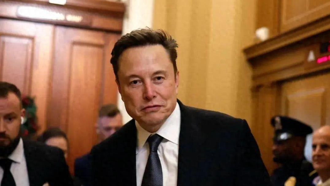 世界首富搅乱整个西方，扶川普上位的马斯克，在欧洲遭遇全面反击