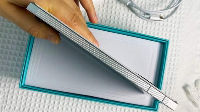 外观似相机的智能手机，1英寸大底镜头盖上可乐标，拍照更清晰