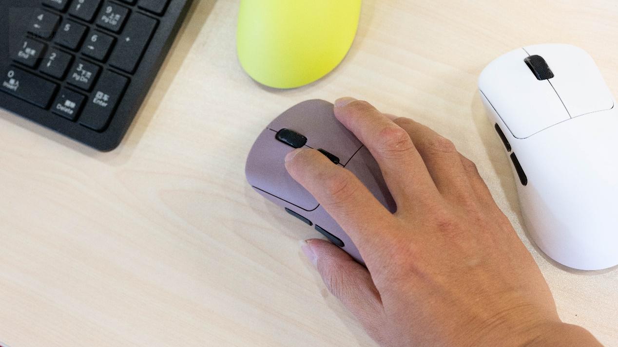 超轻重量超长续航，原生双8K回报率电竞鼠标，雷柏VT3和VT3s系列体验