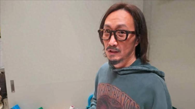 郑中基患抑郁症，因酒瘾太大，远赴美国治疗，如今憔悴不堪