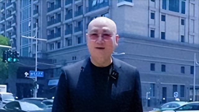 没想到，陈丽华百亿财产留给迟重瑞后，唐僧卖房冲上了热搜