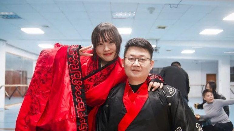 汶川地震获救女孩十七年后，与救命恩人解放军战士结为连理