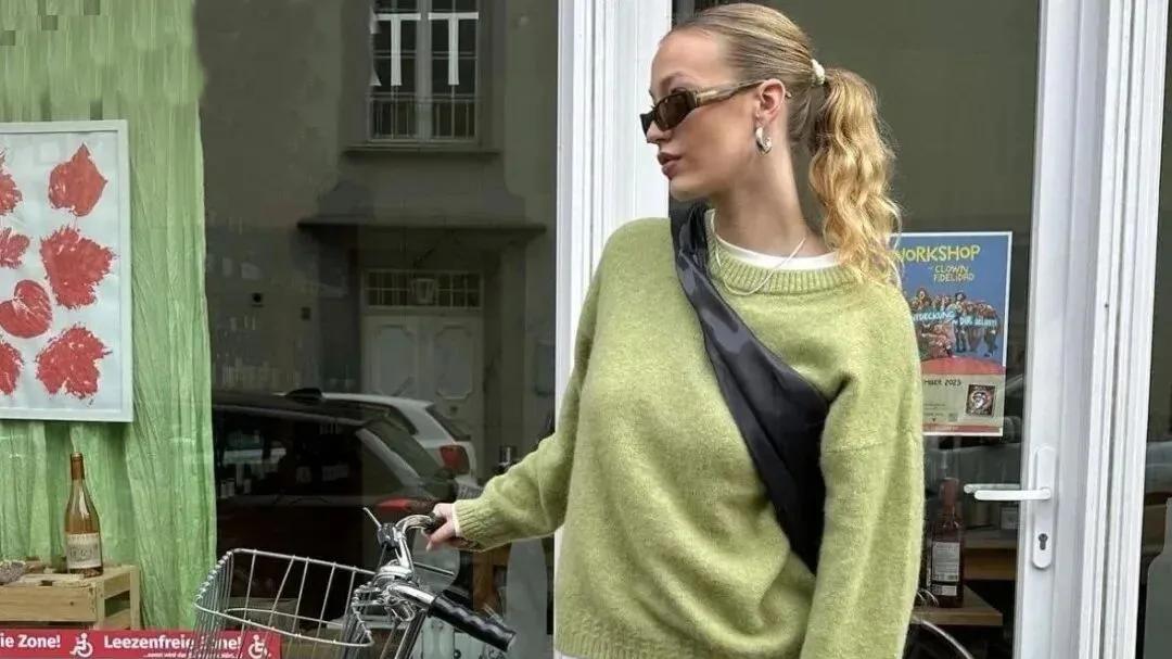 矮个子快看：今年秋冬爆火的“显高氛围色”，不是红不是棕，比你想的更高级！