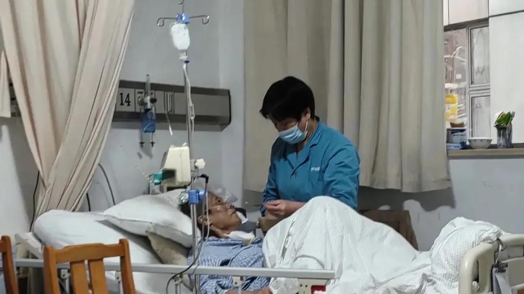 跨越千里的守护：从上海瑞金到山东老家，救护车转运见证康复归途