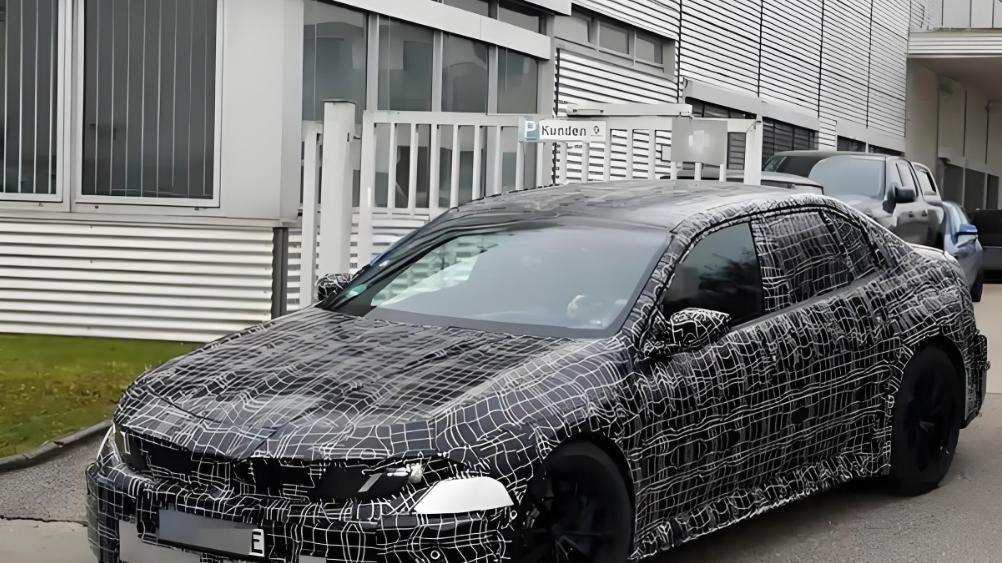 宝马iM3谍照曝光：四电机驱动超1300匹马力，2027年量产