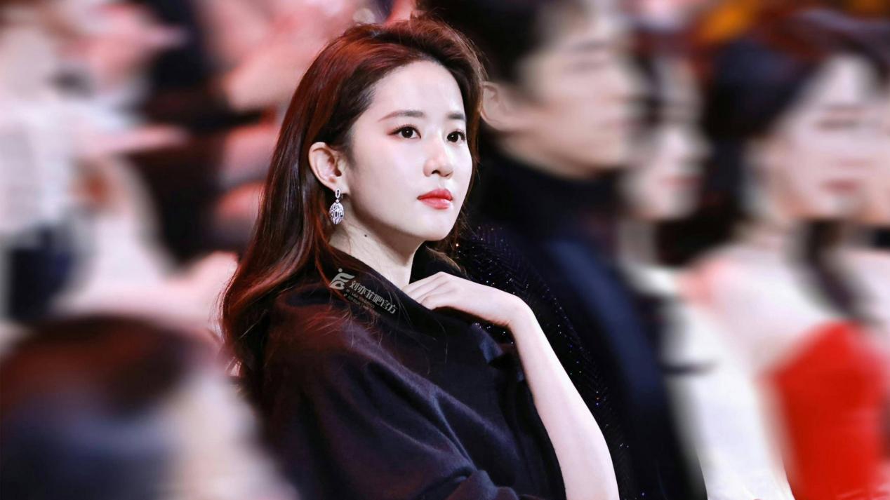 刘诗诗缺席Vogue金九，85花时尚格局洗牌，独美路线是无奈还是清醒？