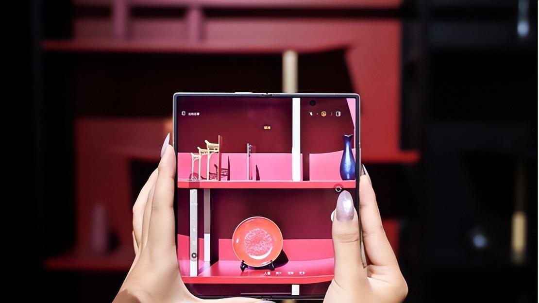 鎏金铸境 智启新章 心系天下三星W26折叠旗舰续风雅