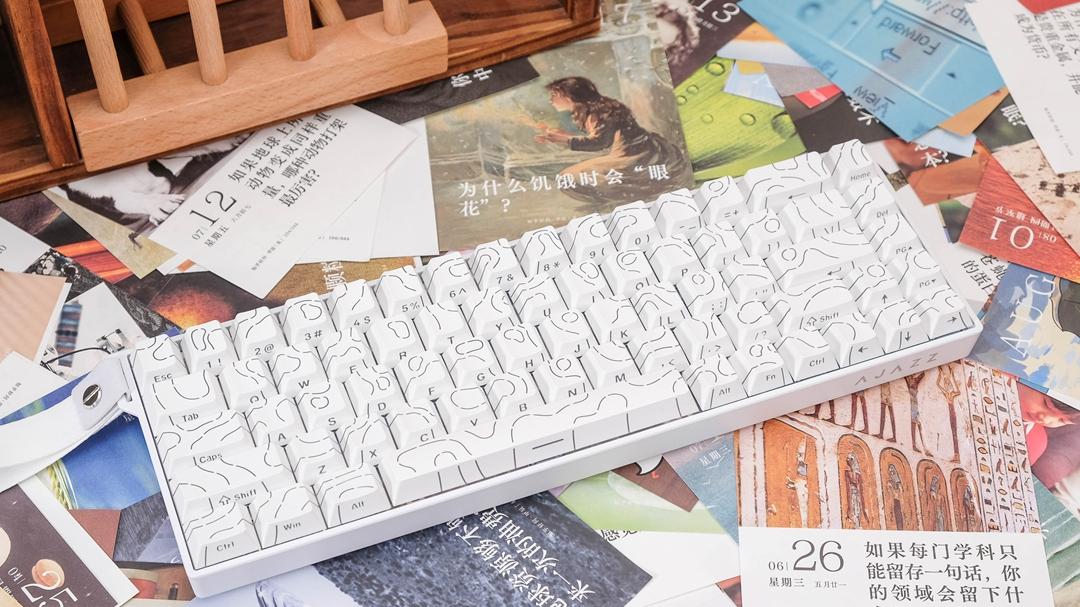 桌面党狂喜！黑爵AK680 V2：0.01mm精度+8K回报率，旗舰级磁轴体验