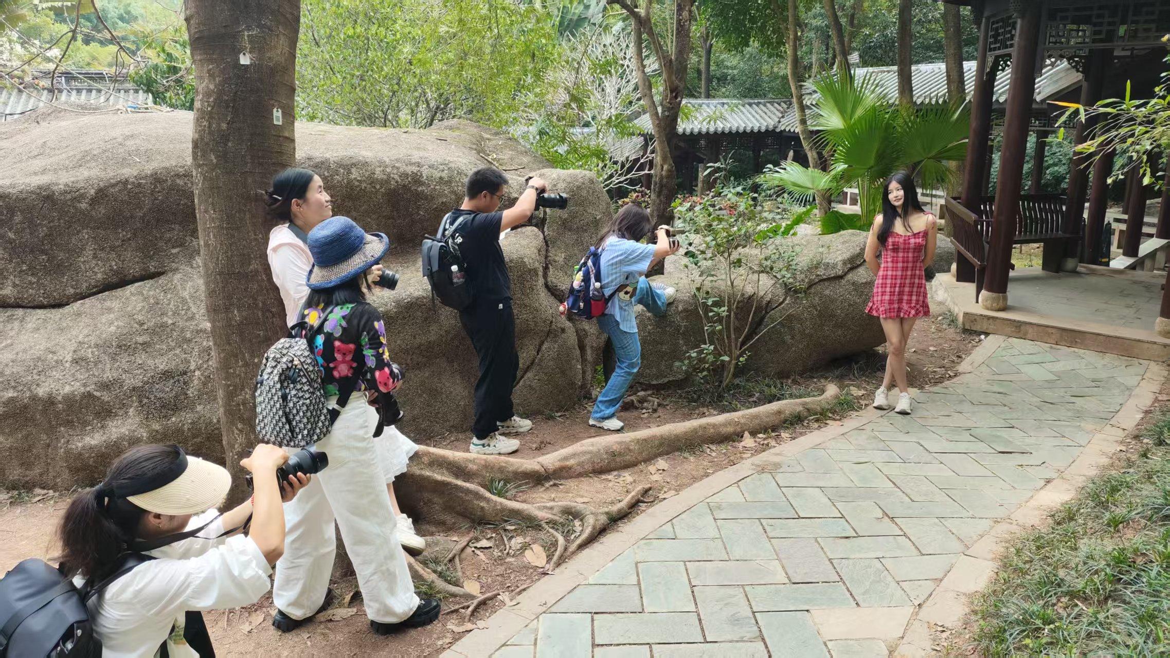 为什么咱拍摄剪辑学员接单率高？因为我们教的不止教技术