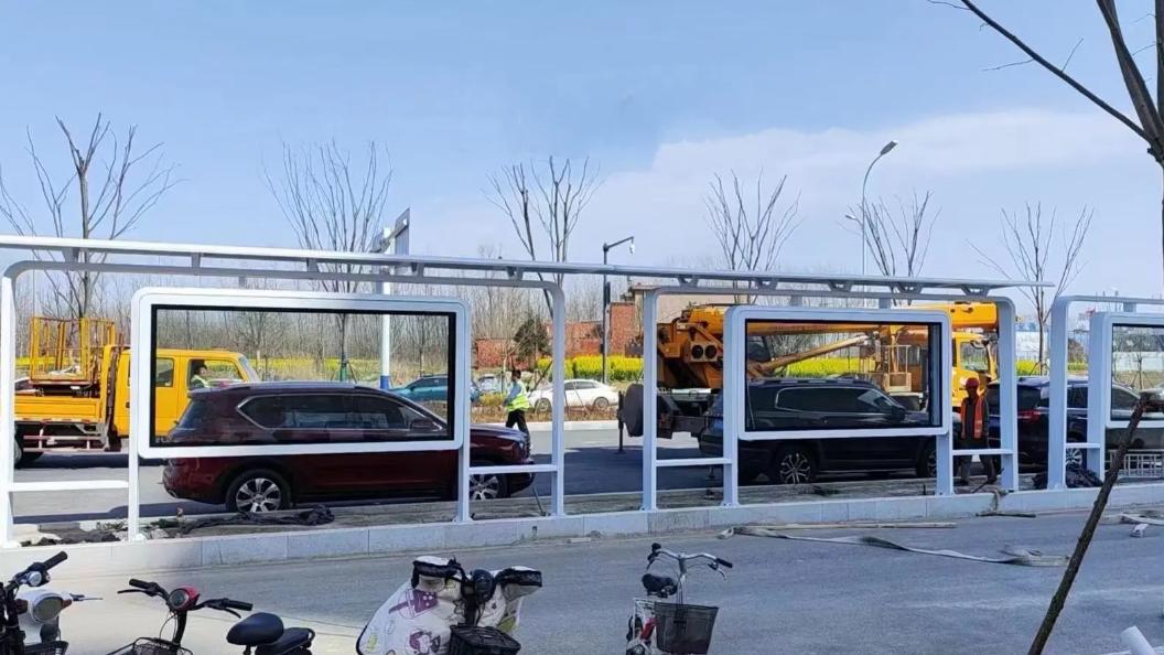 公交站台为何要设计透明的LED电子屏?