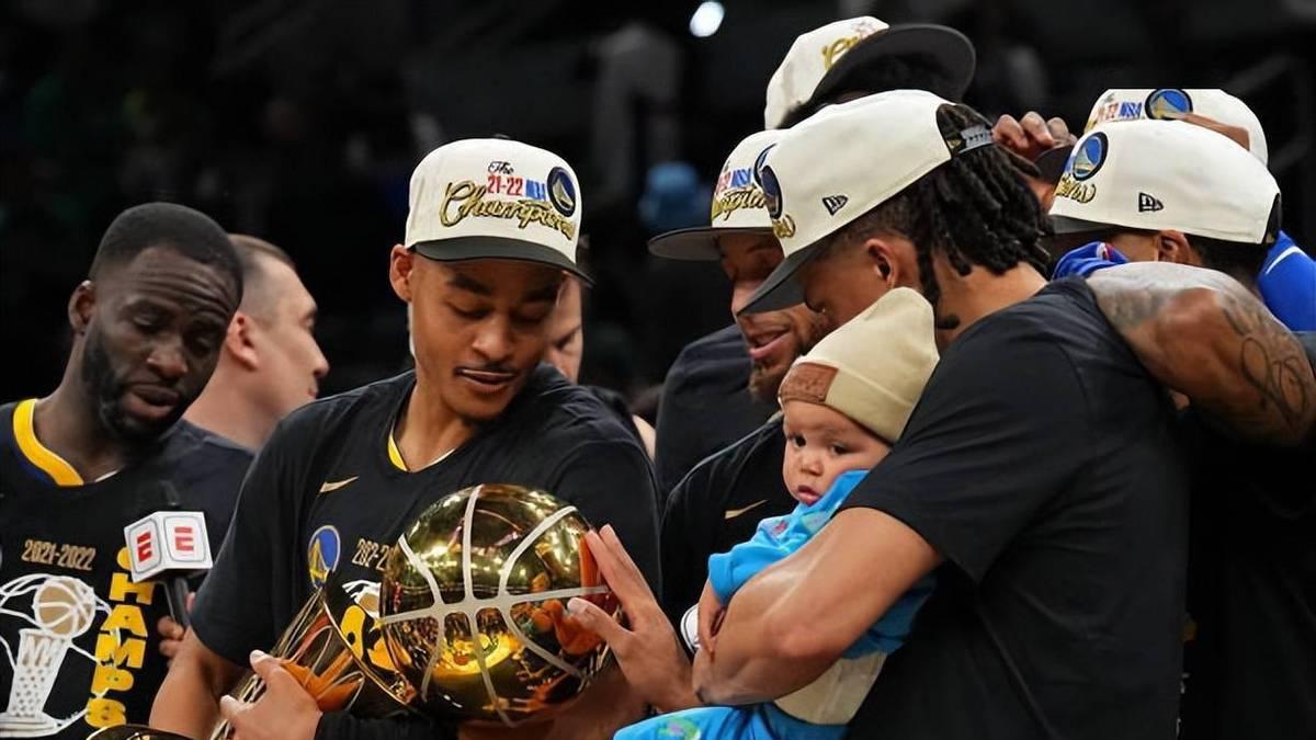 3-8！这就是勇士队和四年前夺冠时的区别，库明加换谁已有答案