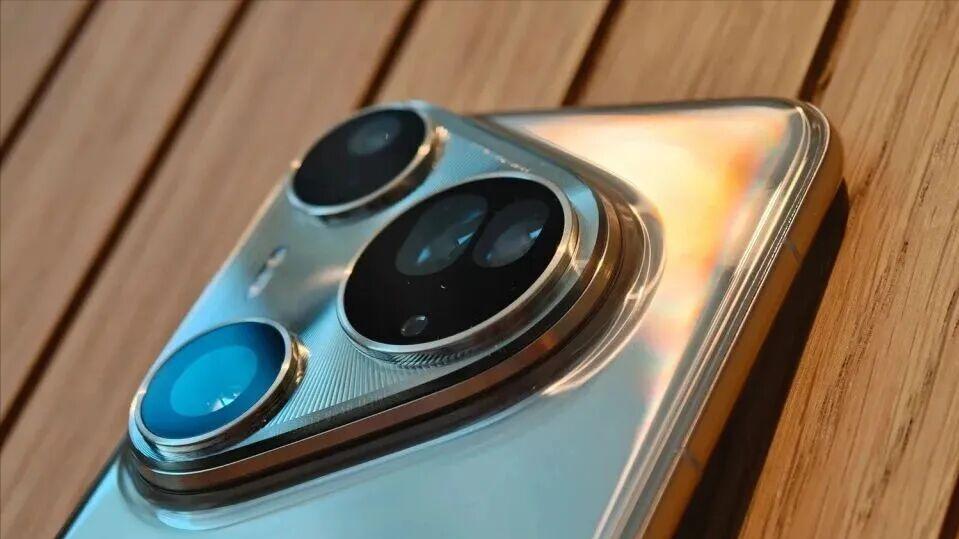 华为终于妥协，16GB+512GB跳水2800元，5700mAh+鸿蒙OS+1英寸主摄