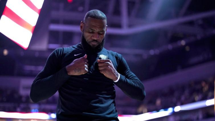 詹皇再迎里程碑！生涯总得分突破50526分，51000分大关近在眼前