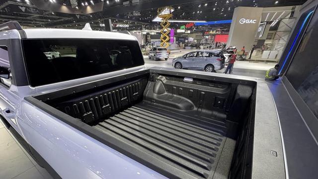 比亚迪皮卡亮相，搭载DMO平台及1.5T插混动力，零百加速5.7秒续航840公里