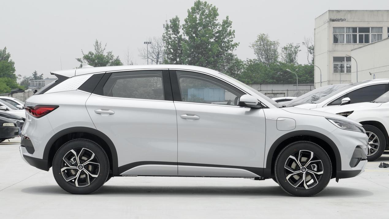 最漂亮的纯电SUV，13万有30万的气场，已远走海外