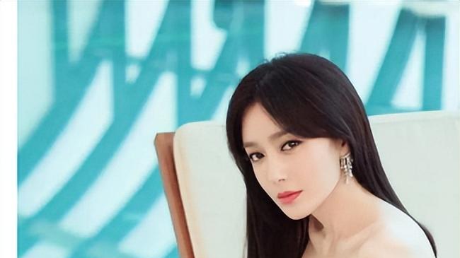 46岁秦岚：错失初恋黄晓明，拒绝陆川4次求婚，被魏大勋收割