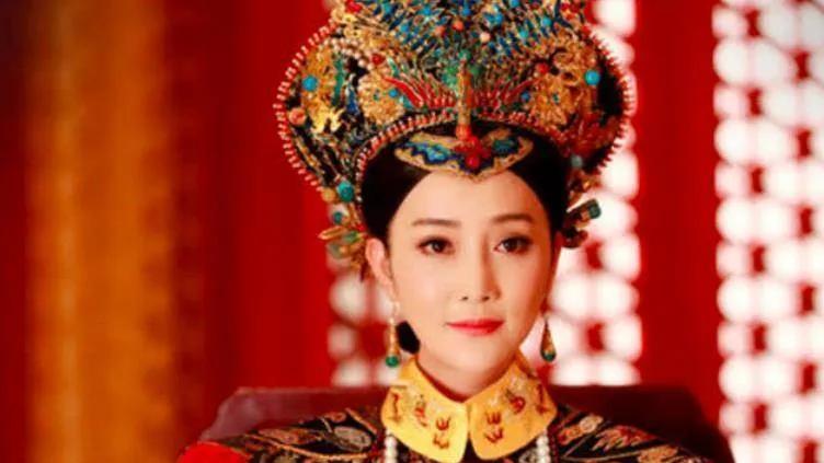 6 岁给乾隆女儿当伴读的女童，被乾隆一眼相中，主掌后宫 54 年