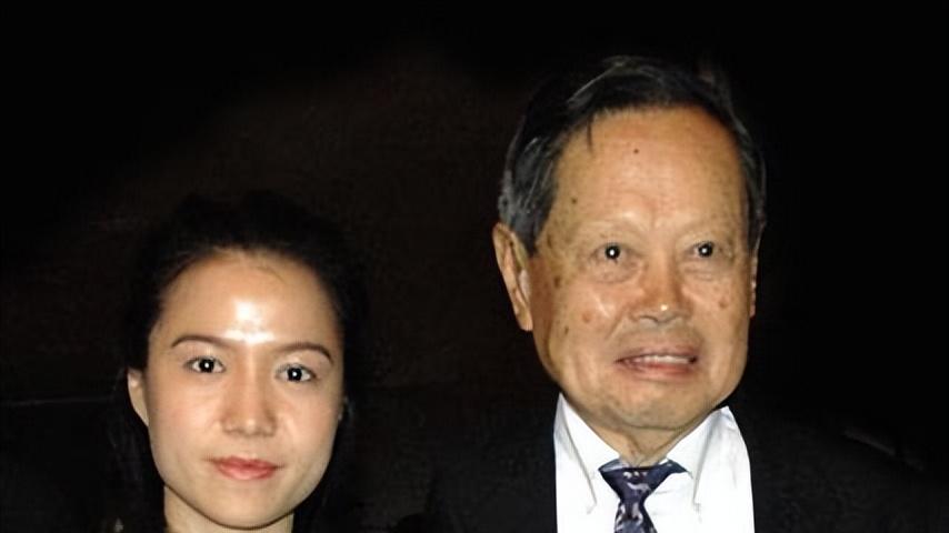 杨振宁与翁帆的爱情传奇：两人相差54岁，但却真心相爱了二十多年