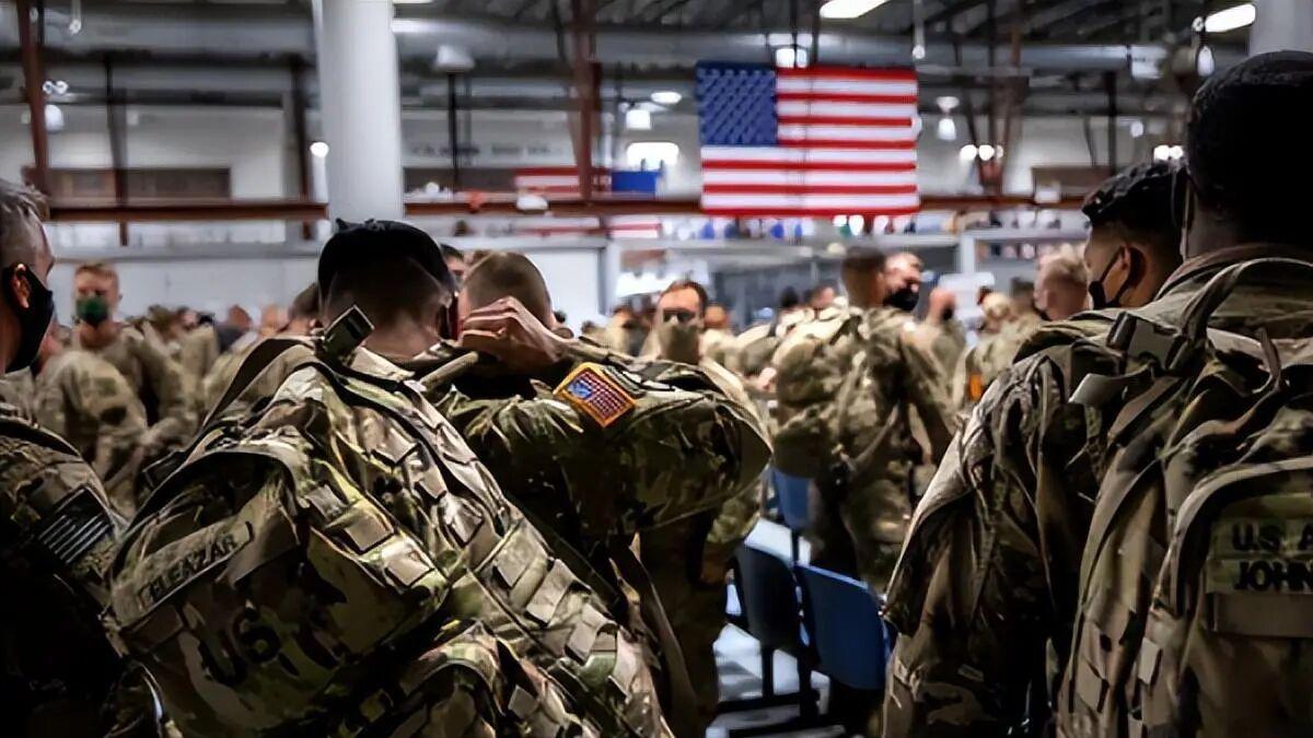 荷兰替美围堵中国芯片？反遭反噬？美军80亿关岛急加固？