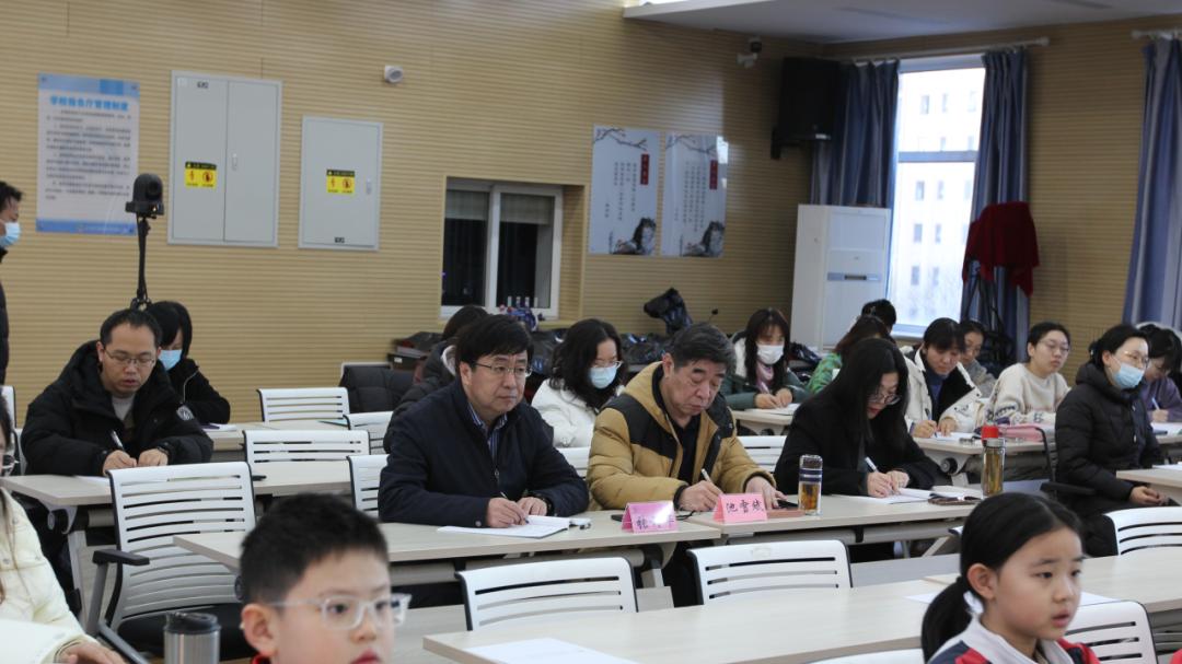 通州区小学数学中年级研修活动在北京市通州区官园小学举行