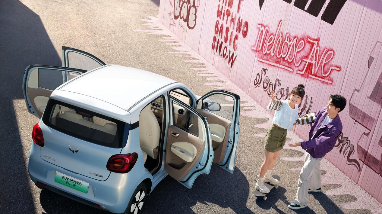 上市5年仍在巅峰！宏光MINIEV月销破6万台，累计销量超180万台