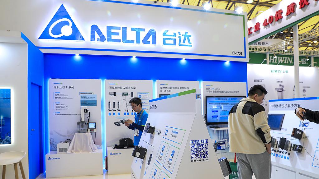 台达 PMT2 电源：工业江湖的太白剑歌 —— 李白文风下的能效革命与空间美学