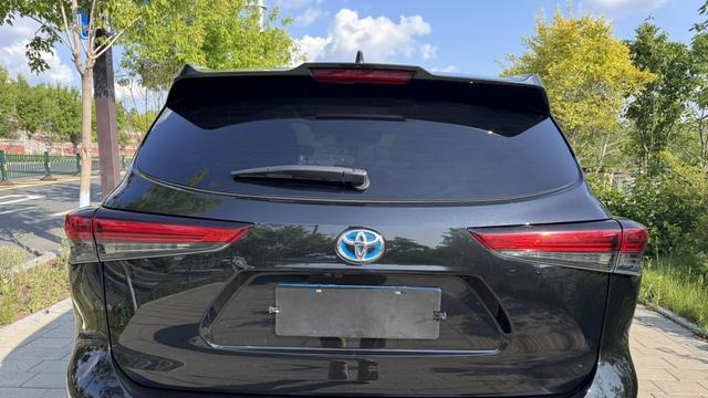 27万拿下丰田汉兰达，2.5L混动四驱，家用出行一步到位！